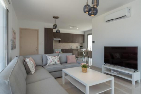 Harmonia 2-BR Apt in Livadia + Pool